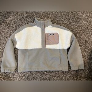 Columbia Gray and White Woman’s Fuzzy Half Button Sweater XXL